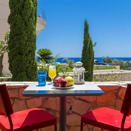 Caravella Luxury * Palaiochora